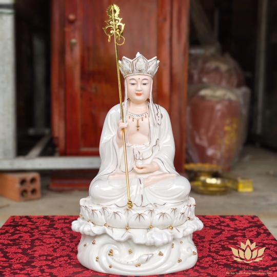 Tượng Địa Tạng Vương Bồ Tát bằng sứ đức hóa ngồi trên đài sen cao 27cm