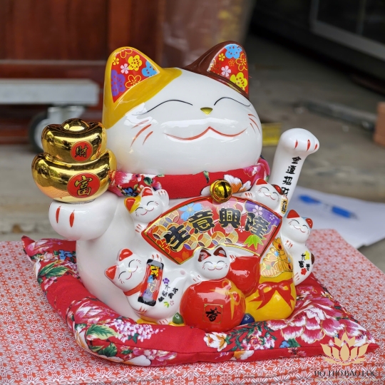 Mèo Thần Tài  Tay Cầm Thỏi Kim Nguyên Bảo Gốm Sứ Cao Cấp cao 20cm