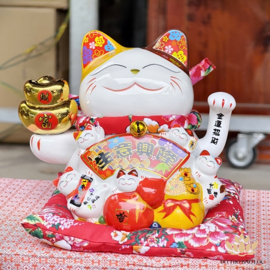 Mèo Thần Tài  Tay Cầm Thỏi Kim Nguyên Bảo Gốm Sứ Cao Cấp cao 20cm