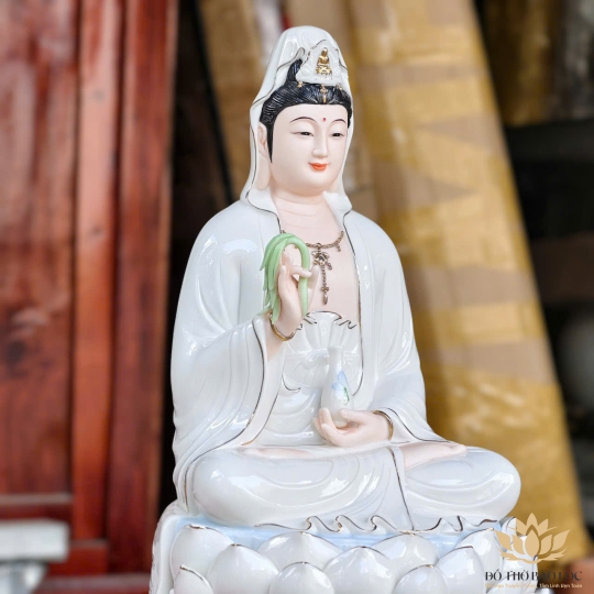 Tượng Quan Thế Âm Bồ Tát bằng sứ đức hóa cao cấp ngồi trên đài sen (2cỡ: Cao 37cm, Cao 42cm)