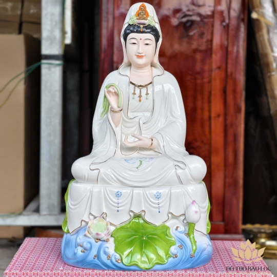 Tượng Quan Thế Âm Bồ Tát bằng sứ đức hóa cao cấp ngồi trên đài sen cao 50cm