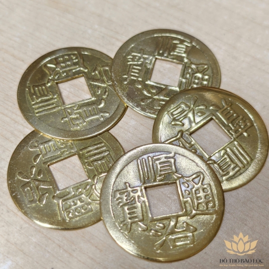 Đồng xu cổ, đồng xu ngũ đế, đồng xu chiêu tài lộc bằng đồng có phủ keo đường kính 4cm (1 đồng)