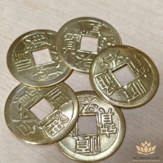 Đồng xu cổ, đồng xu ngũ đế, đồng xu chiêu tài lộc bằng đồng có phủ keo đường kính 4cm (1 đồng)