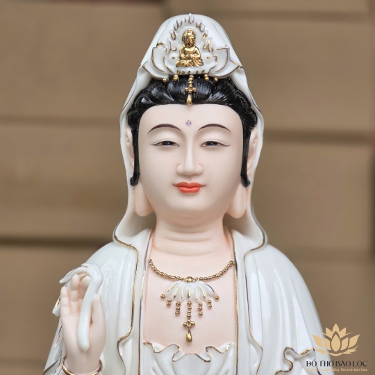 Tượng Phật Quan Thế Âm Bồ Tát bằng sứ đức hóa cao cấp (2 cỡ cao 31cm và 36cm)