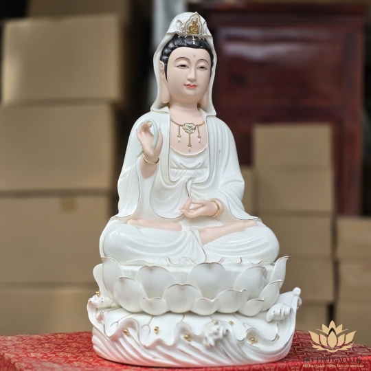 Tượng Phật Quan Thế Âm Bồ Tát bằng sứ đức hóa cao cấp cao 42cm