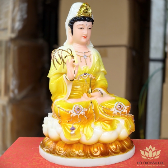  Tượng Quan Âm đá nhập khẩu cao cấp ngồi trên đài sen cao 30cm – Màu Vàng