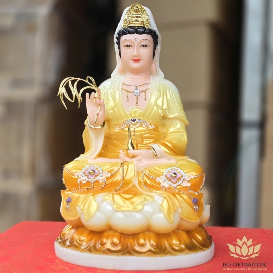 Tượng Quan Thế Âm Bồ Tát bằng đá nhập khẩu cao cấp cao 30cm – Vàng