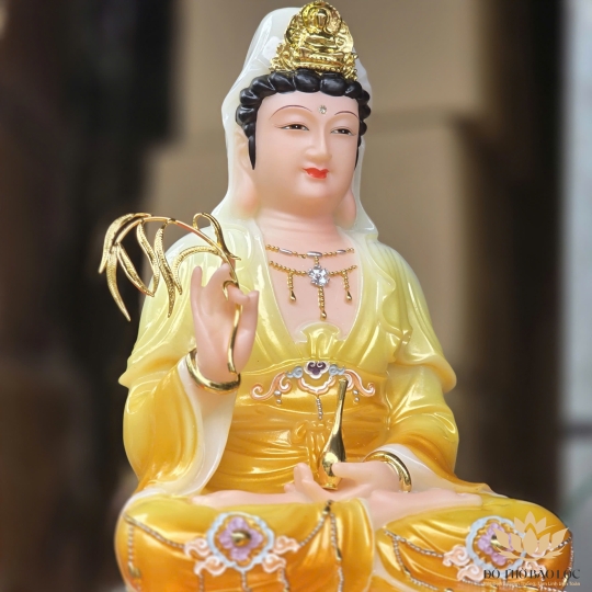 Tượng Quan Thế Âm Bồ Tát bằng đá nhập khẩu cao cấp cao 30cm – Vàng