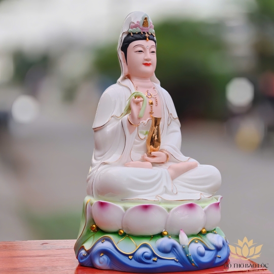 Tượng Quan Thế Âm Bồ Tát bằng sứ đức hóa cao cấp cao 31cm