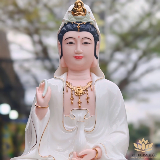 Tượng Quan Thế Âm Bồ Tát bằng sứ Đức Hóa sen hồng cao cấp 2 cỡ (30cm và 40cm)