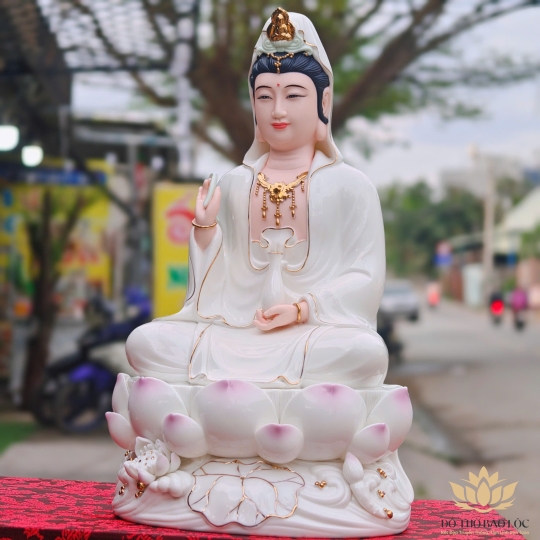 Tượng Quan Thế Âm Bồ Tát bằng sứ Đức Hóa sen hồng cao cấp 2 cỡ (30cm và 40cm)