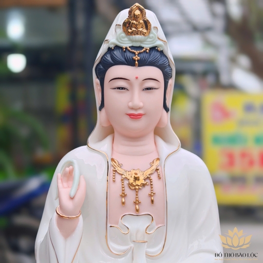 Tượng Quan Thế Âm Bồ Tát bằng sứ Đức Hóa sen hồng cao cấp 2 cỡ (30cm và 40cm)