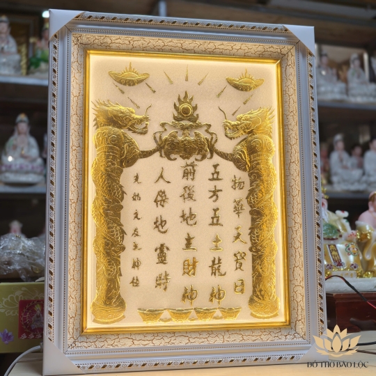 [38x48] Bài vị Thần Tài Thổ Địa Dát Vàng 24K Khung Nhựa Trắng Nền Trắng Có Đèn cao 48cm x 38cm