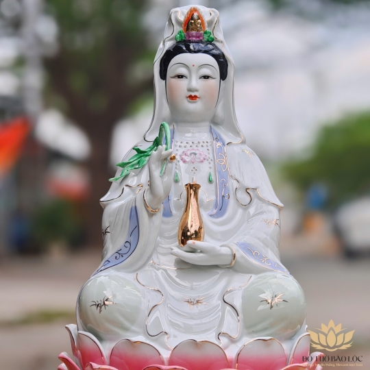 Tượng Phật Quan Thế Âm Bồ Tát bằng sứ cao 62cm