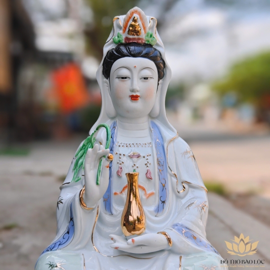 Tượng Phật Quan Thế Âm Bồ Tát bằng sứ cao 62cm