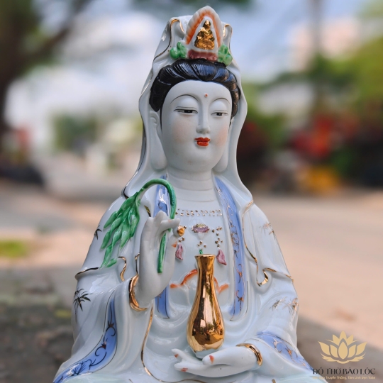 Tượng Phật Quan Thế Âm Bồ Tát bằng sứ cao 47cm