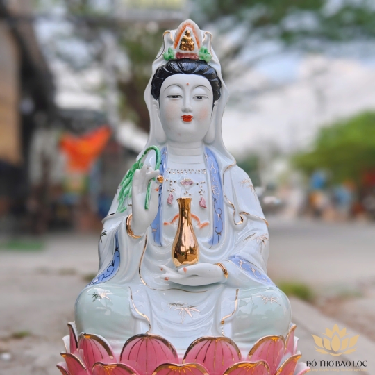 Tượng Phật Quan Thế Âm Bồ Tát bằng sứ cao 62cm